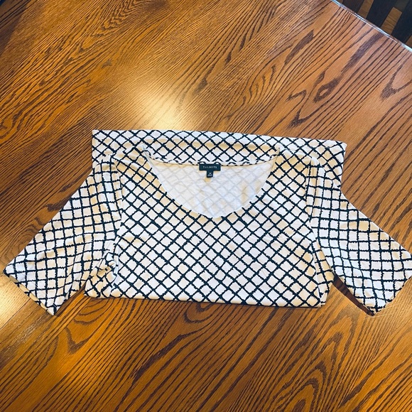 Talbots NWOT soft and silky elbow length front lined shirt sz Med. PERFECT. Nice - Picture 2 of 7